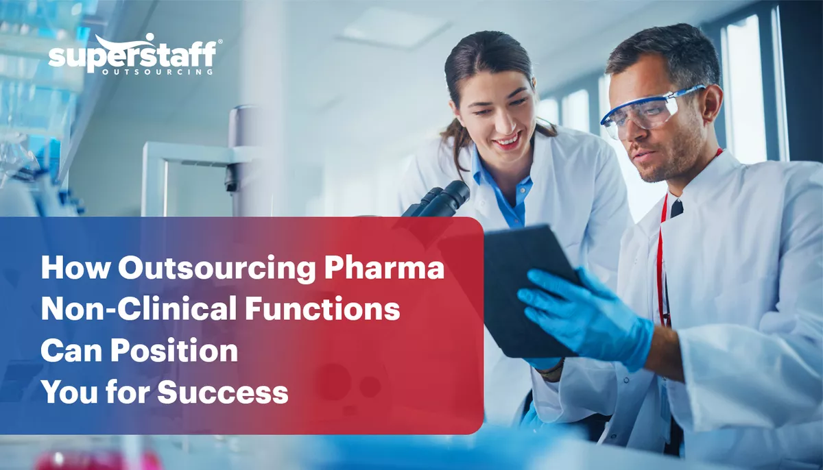 Featured-Image Two pharmaceutical executives work in the laboratory. Image caption says outsourcing pharma non-clinical functions can make firms successful.